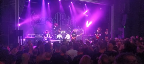 SacredReich-live32