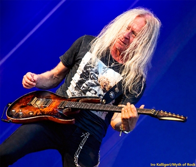 Saxon-live4