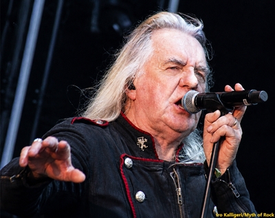 Saxon-live5