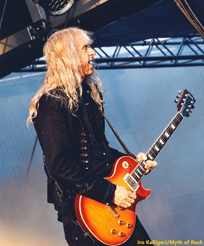 Saxon-live9