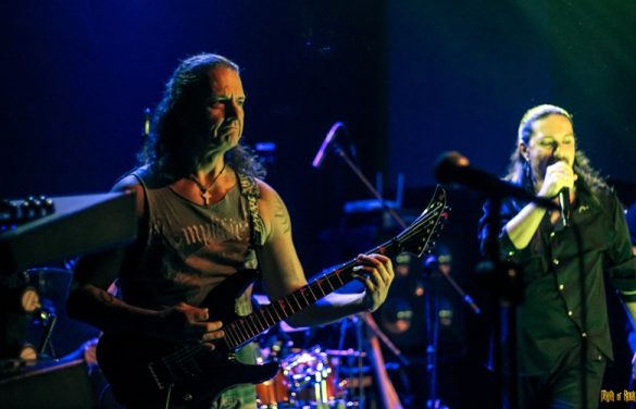 Hideaway-live12