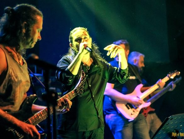 Hideaway-live14