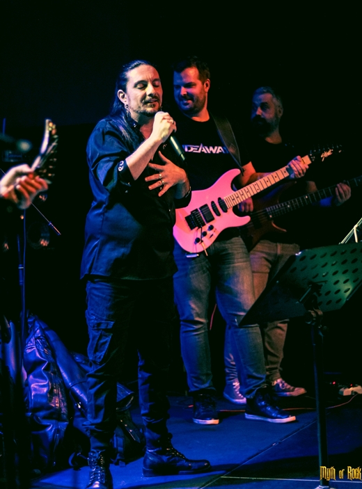 Hideaway-live7