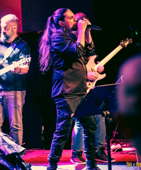 Hideaway-live8